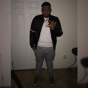 Meet your Posher, Luis